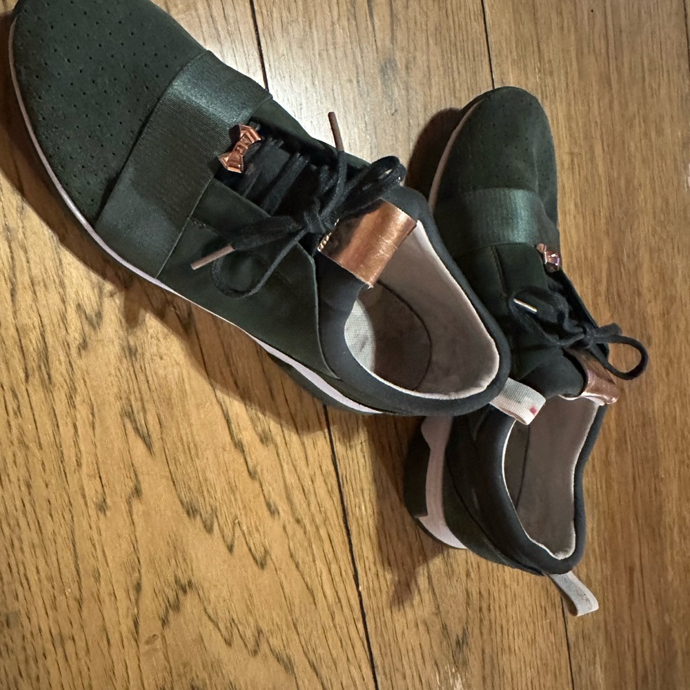 Ted Baker London Green and Rose Gold Bow Sneakers